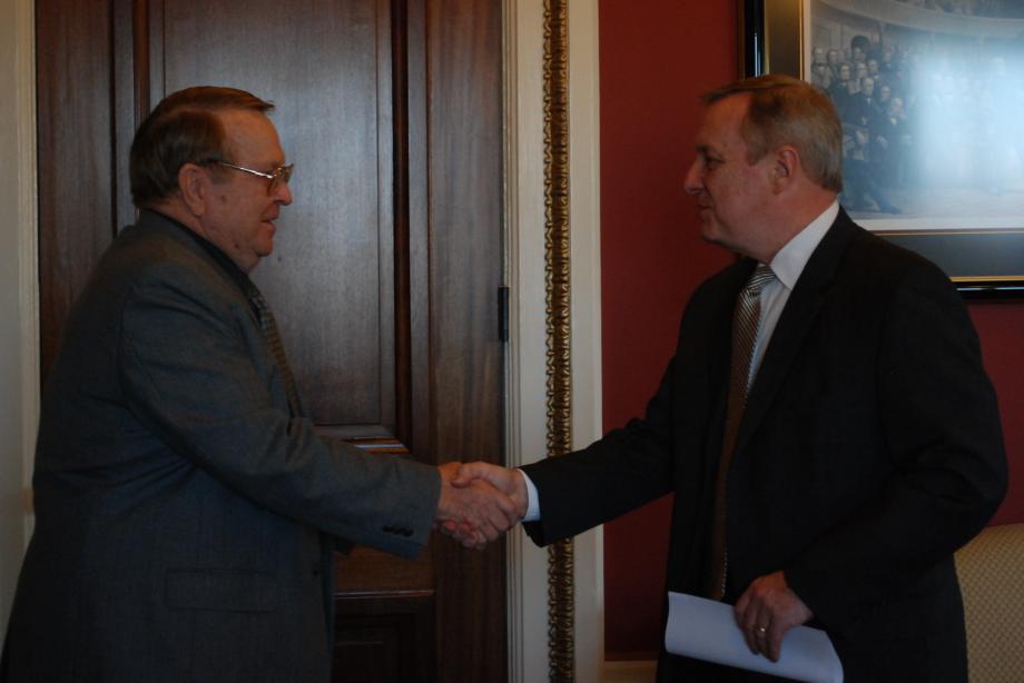 Durbin met with the Disabled American Veterans to discuss medical care for veterans.